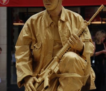 living statues cincinnati oh
