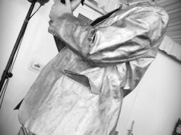 Silver Spy Living Statue Silver Spy Living Statue