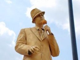 Frank Sinatra Living Statue Frank Sinatra Living Statue