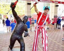 Cincinnati Juggler Juggling
