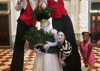 Cincinnati Stilt Walkers