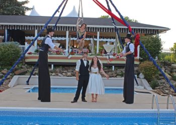 Cincinnati Stilt Walkers