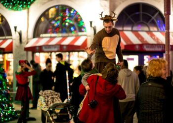 Christmas Stilt Walkers Christmas