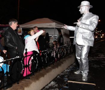 Cincinnati OH Living Statues
